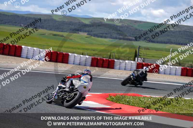 cadwell no limits trackday;cadwell park;cadwell park photographs;cadwell trackday photographs;enduro digital images;event digital images;eventdigitalimages;navarra;no limits trackdays;peter wileman photography;racing digital images;trackday digital images;trackday photos